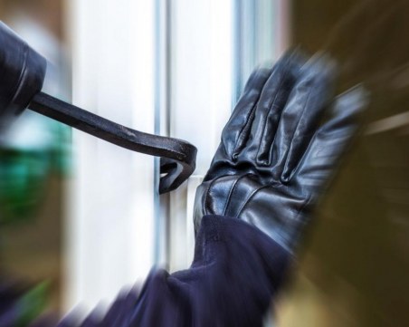 Арестуваха 20-годишен за кражба в Стряма