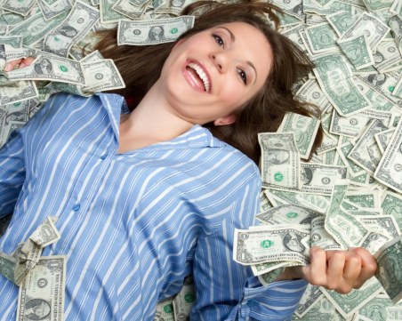 Тези зодии ще забогатеят този месец