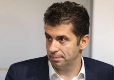 Премиерът Кирил Петков е в парламента на блицконтрол където отговаря