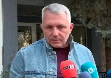 Арман Бабикян и Николай Хаджигенов които днес изляха червена боя