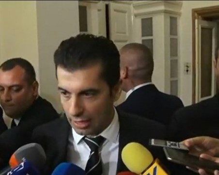 Кирил Петков пратил ДАНС да търси кой заплашва Каримански