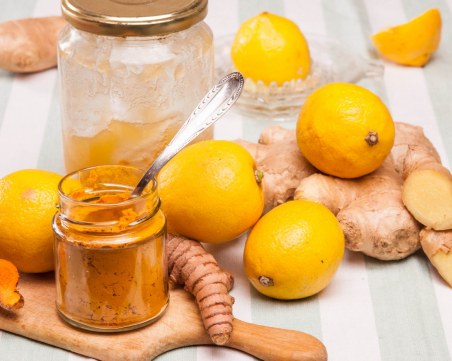 Свежо и полезно - Рецепта за лимонада с джинджифил и куркума