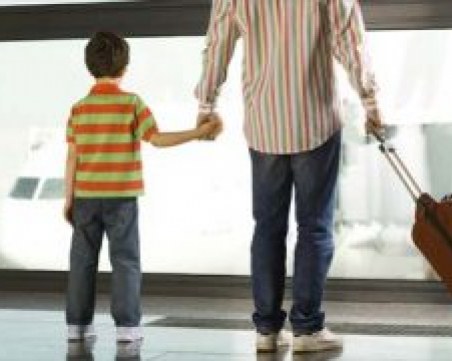 ВАС отмени писменото съгласие на липсващ родител при пътуване на деца в чужбина