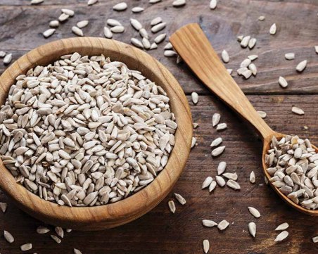 Вижте защо слънчогледовите семки не са толкова вредни