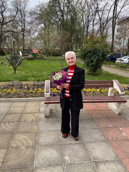 91-годишната Лилия Лилова от град Стамболийски дари пари за новата