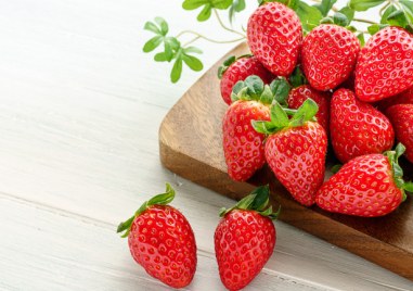 Без съмнение всички обичат ягоди Но отглеждането им не е