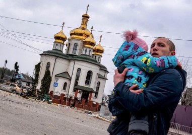 Десет хуманитарни коридора за евакуация на хора от Украйна са