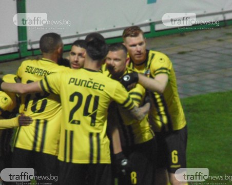 Ботев се справи с Локо София и влиза в първата шестица като трети