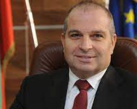 Караджов: Договорите за пътищата са изцяло законни, възлагането е неизрядно