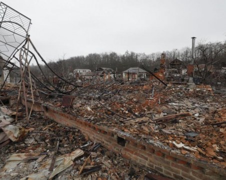 Летището в Днипро е разрушено при руски бомбардировки