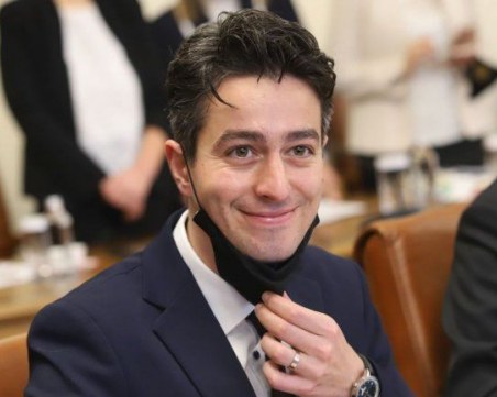 Министър Атанасов: Няма да подам оставка