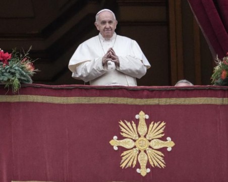 Папа Франциск осъди безумието на войната в неделната си проповед