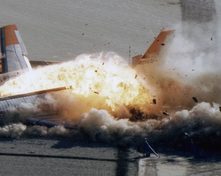 Самолет се разби във Франция, трима са загинали