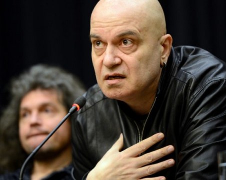 Слави Трифонов: Няма да оттеглям кандидатурата на Каримански