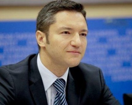 Вигенин призова и Каримански да се откаже от битката за БНБ