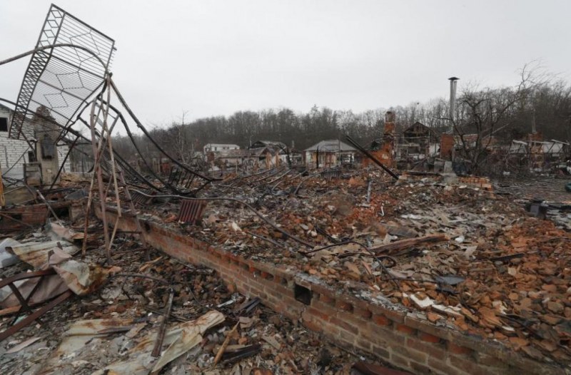 Летището в централния украински град Днипро е напълно разрушено при
