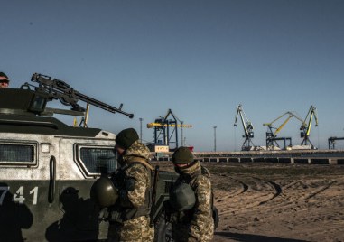 Силите на Донецката народна република поеха контрола над пристанището в
