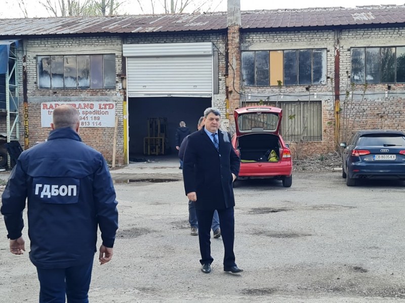 БОП разби контрабанден канал, 1500 мастербокса с цигари открити в склад в Пловдив