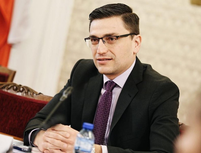 Венко Сабрутев в депутатът от „Продължаваme промяната“, който е коментирал