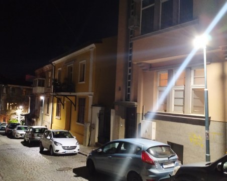 Сахат тепе като Монмартър! Ново елегантно осветление на една от най- красивите пловдивски улици