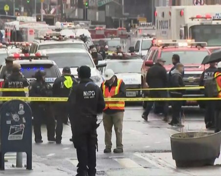 Намерени са взривни устройства в метрото в Ню Йорк след масовата стрелба