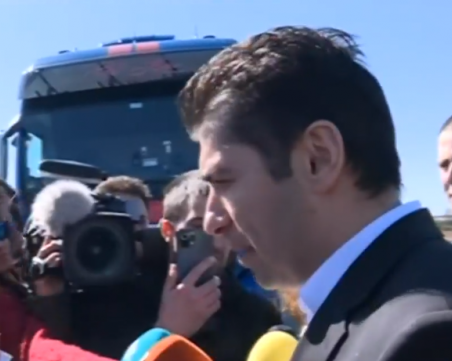 Петков: Предлагаме 600 милиона да се дадат предварително на стоителните фирми