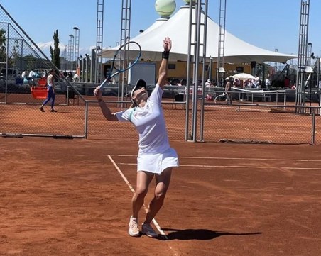 България с първа победа на 