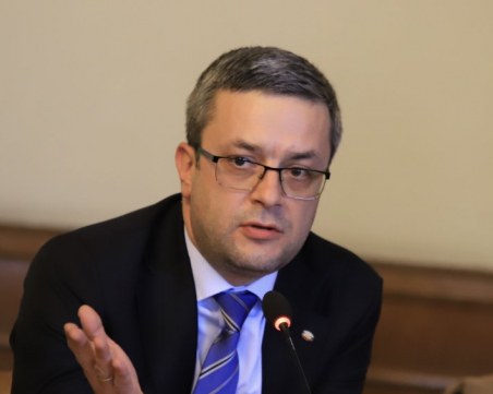 Биков: Имаме две условия да дадем подкрепата си за Каримански