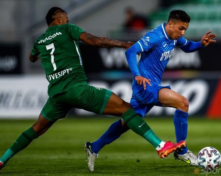 Левски победи Лудогорец и е близо до финала в мач с пет гола, червени картони и много намеси на ВАР