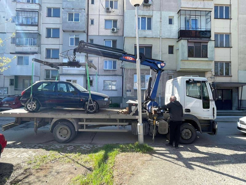 Продължава премахването на стари автомобили в 