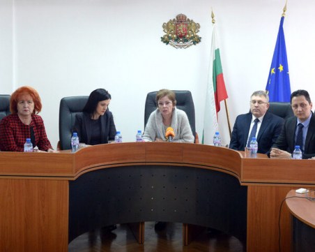 Сменят състава на КЗК