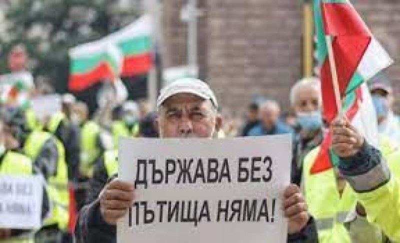 Пътните строители остават в протестна готовност след среща с премиера