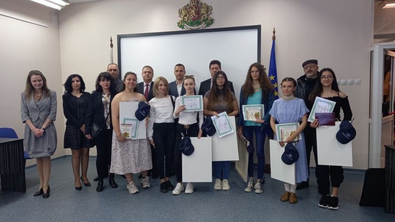 Ученици откриха изложба в сградата на прокуратурата в Пловдив