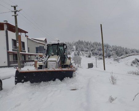 Аномалия: Сняг заваля в източна част на Турция