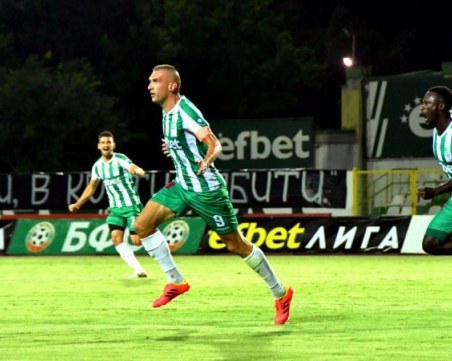 Камбуров е бил в самолета, за който беше получен сигнал за бомба