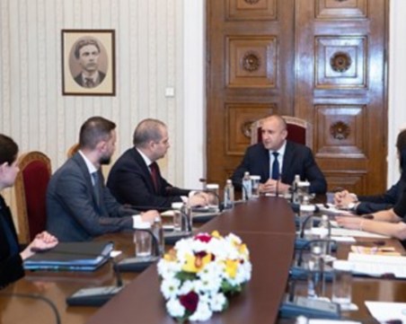 Радев: Намерете решение на проблемите в пътния сектор