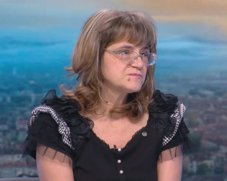 Ангелова: Неяснотите около продължаването на делата след закриването на спецсъда са много