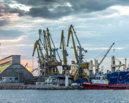 България забрани достъпа на кораби под руски флаг до всички свои пристанища