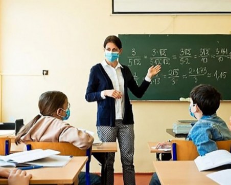 Колко стават заплатите на учителите?