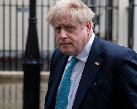 Борис Джонсън обеща да изпрати бронирани машини на Украйна