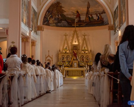Католиците в България посрещнаха Великден, 20 000 души празнуват в Пловдивско
