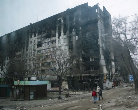 Москва: Руските сили са овладели по-голяма част от Мариупол