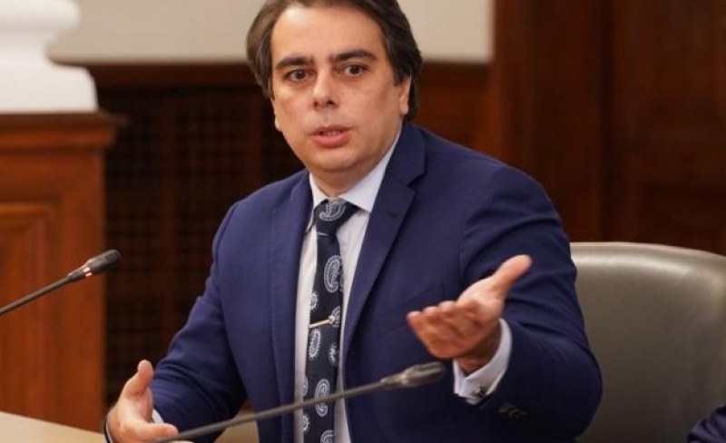Асен Василев е против избирането на нов управител на БНБ