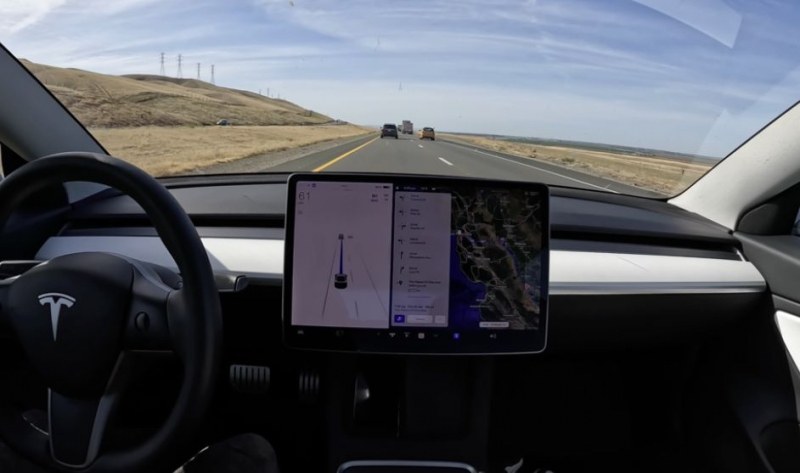 Автопилотът на Tesla мина 600 км от Ел Ей до Сан Франциско без нито един проблем по пътя