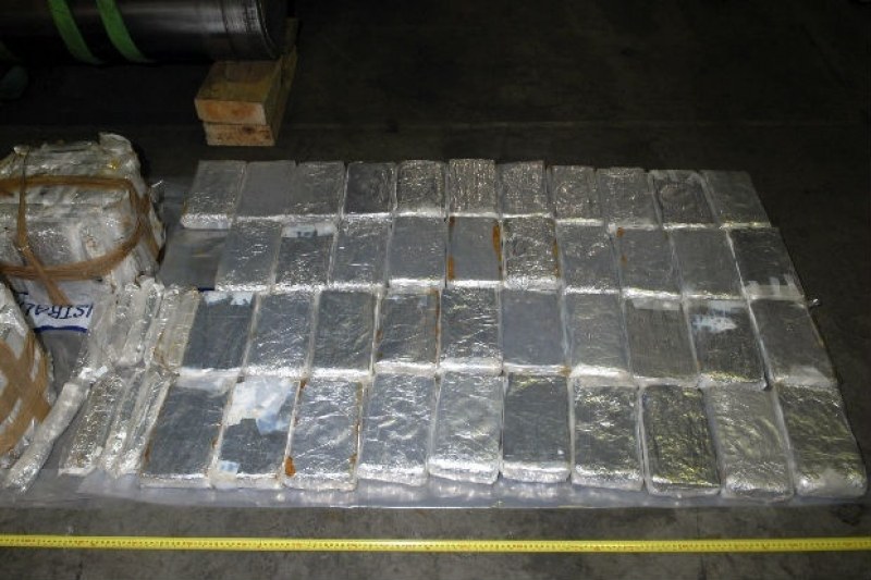 Заловиха близо 3 тона кокаин в рибарско корабче до Канарските острови