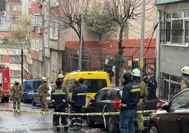 Експлозия в истанбулския квартал Бейоглу наложи евакуацията на обитателите на четири