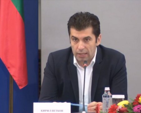 Петков: Максимално бързо трябва да изплатим половината от парите към пътните фирми