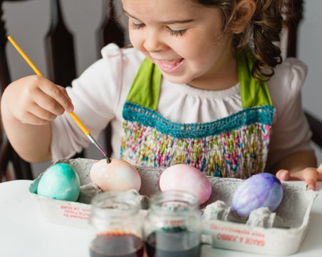 Великденска работилница: Малчугани ще творят яйца в галерия 