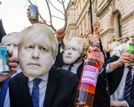 Борис Джонсън се извини за партитата, но не смята, че са нещо нередно