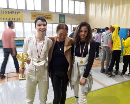 Децата на пловдивския клуб по фехтовка 